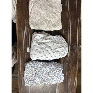 Baby bed sheets set 3 no stains are flaws fitted